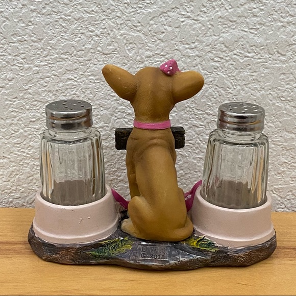DWK 2018 Spicy But Sweet Chihuahua Dog Salt and Pepper Shaker - Picture 6 of 15